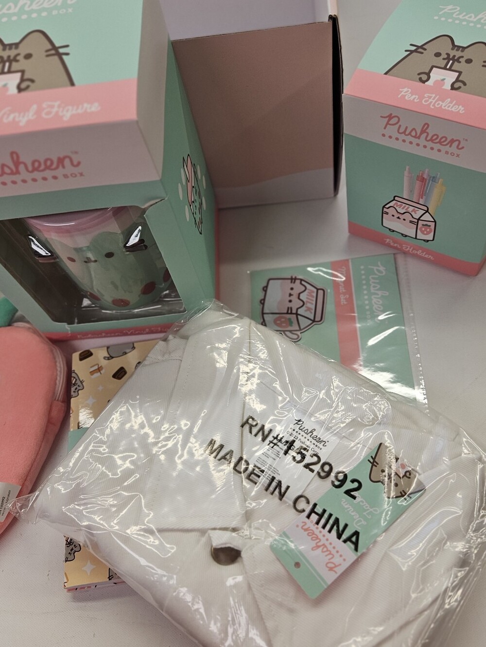 Spring 2023 Pusheen Spring "Sips" Box - Picture 6 of 11